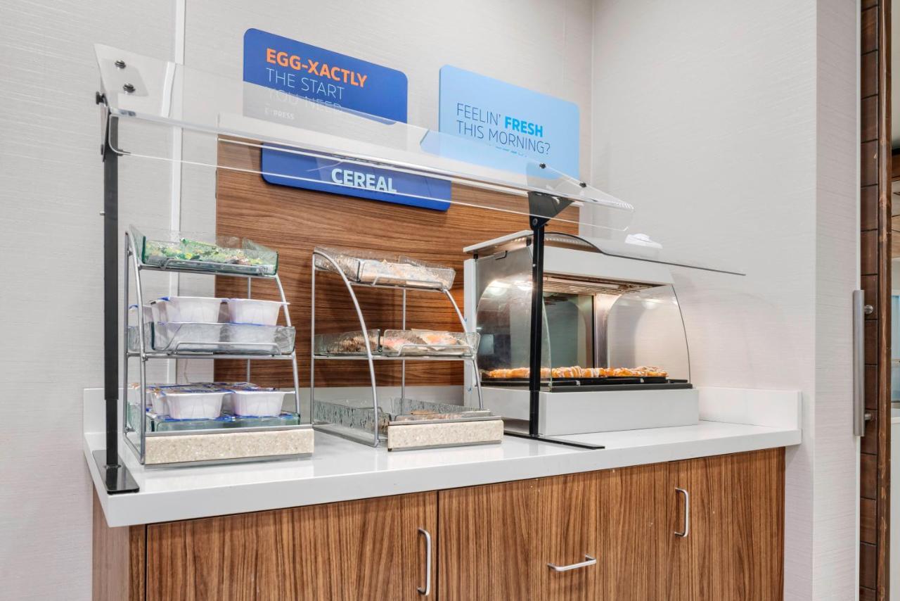 Holiday Inn Express & Suites Macon - I-475 By Ihg Ngoại thất bức ảnh